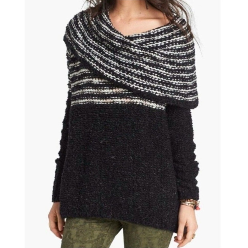 Free People ⚜️🖤⚜️  Black White Wool Blend Sweater